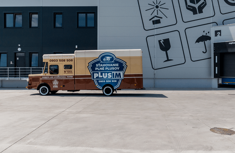 PLUSIM van